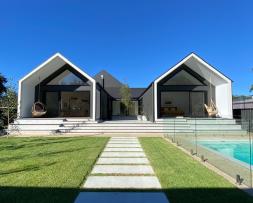 DKM Builders – Benalla - Best Custom Home $800,000-$1M – Exterior & Pool